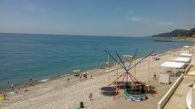 Вид на море и пляж Лоо с третьего этажа